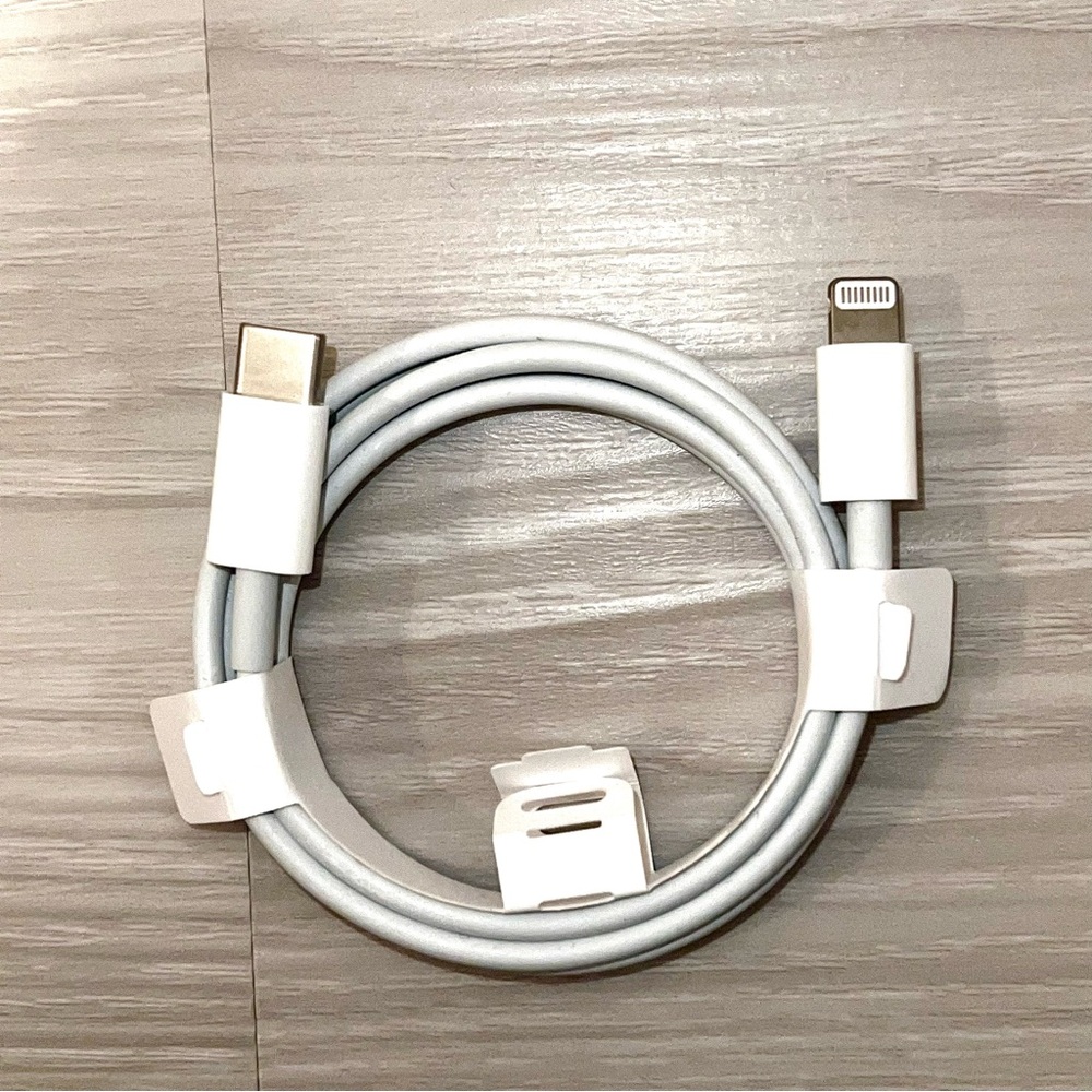 NEW Apple USB-C to Lightning Charging Cable